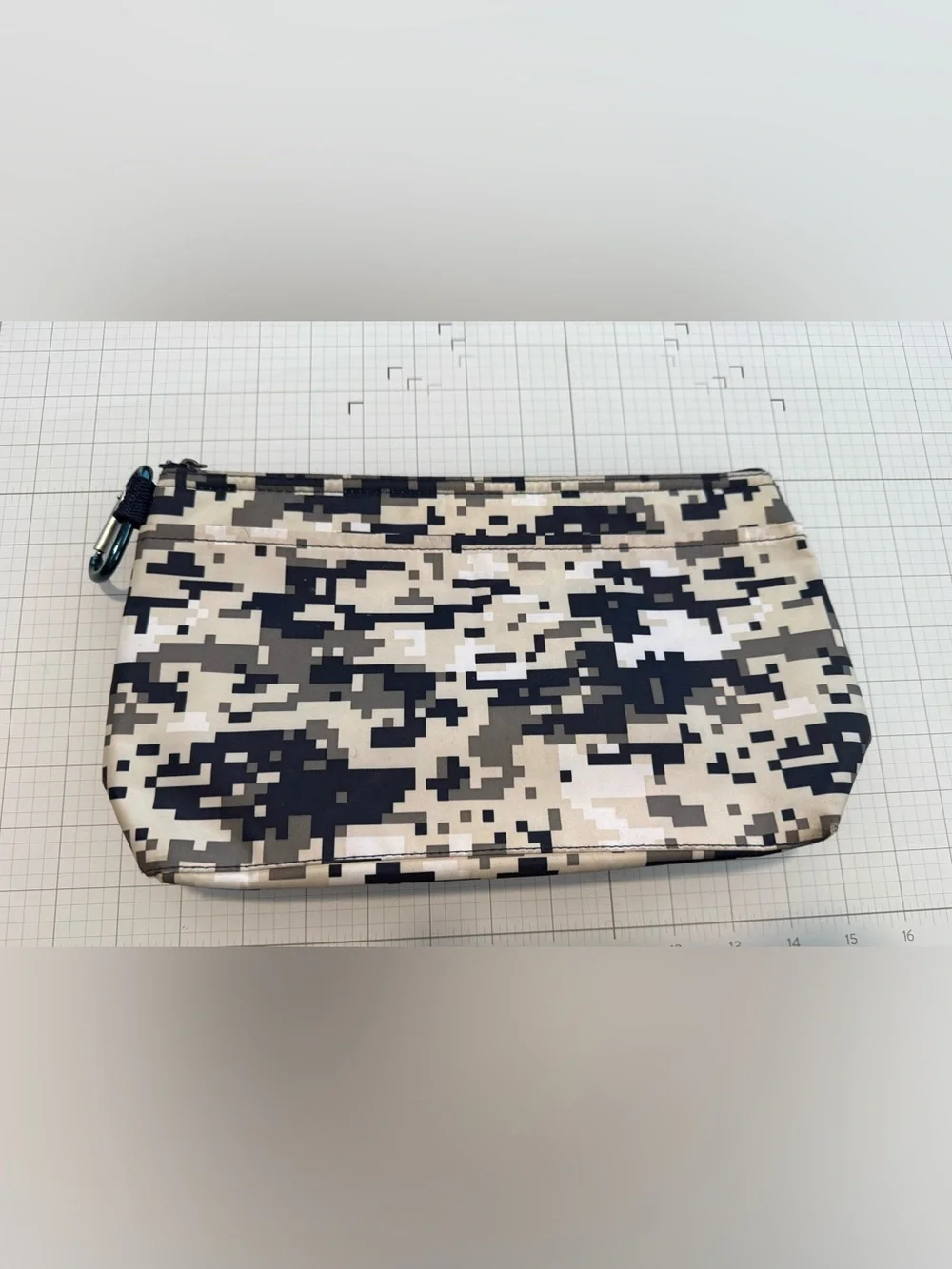 Thirty-one Thermal Bag Neutral Digital Camo Fabric Panel - Black, Tan, Cream